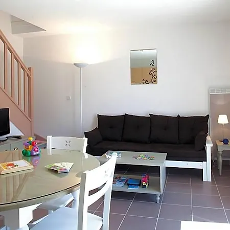 מלון Vacanceole - Le Domaine D'enserune 3*