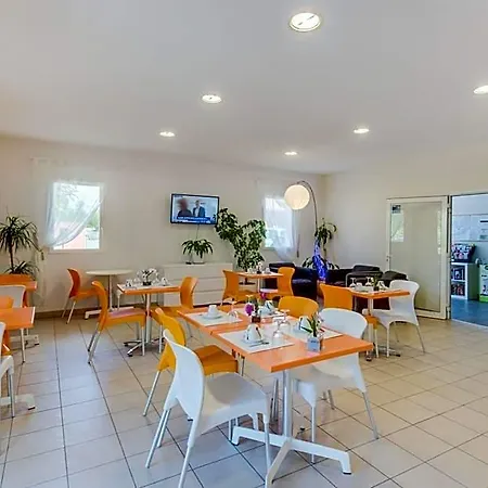 Vacanceole - Le Domaine D'enserune מלון 3*